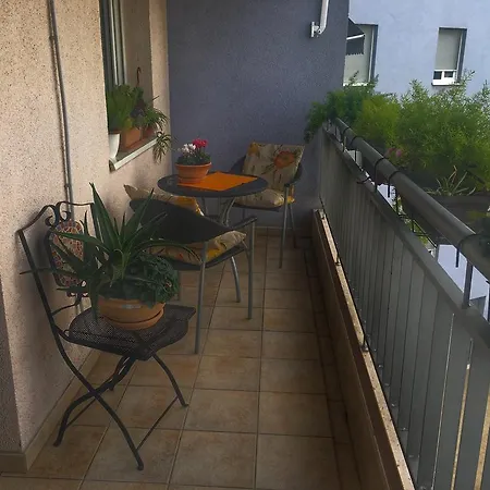 Apartman Apartament *